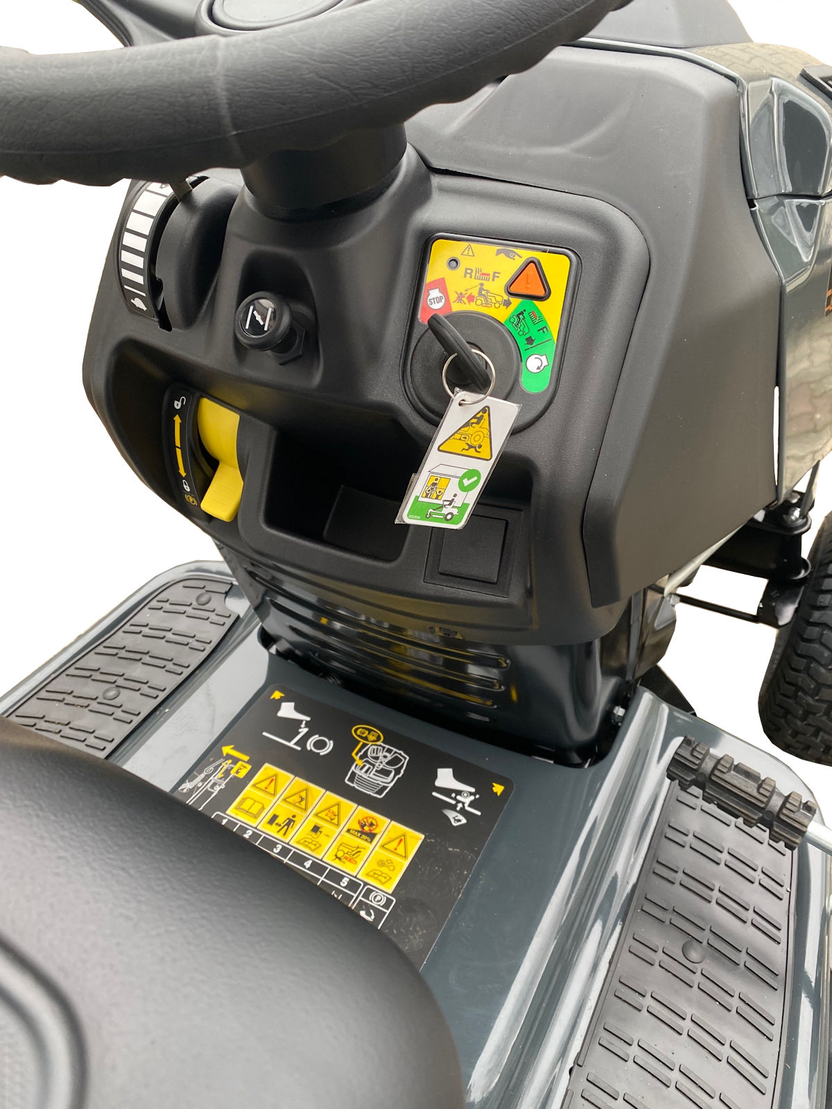 Black Edition 175/92 H Rasentraktor by MTD