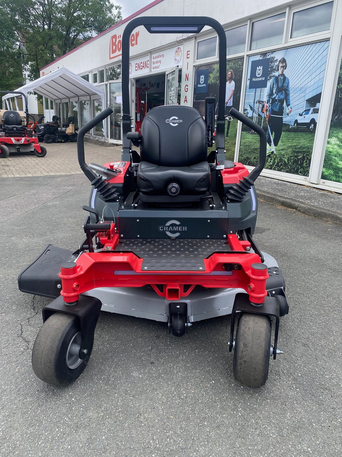 Cramer 82ZTC132 82V Optimus Z Zero Turn | Nullwendekreismäher