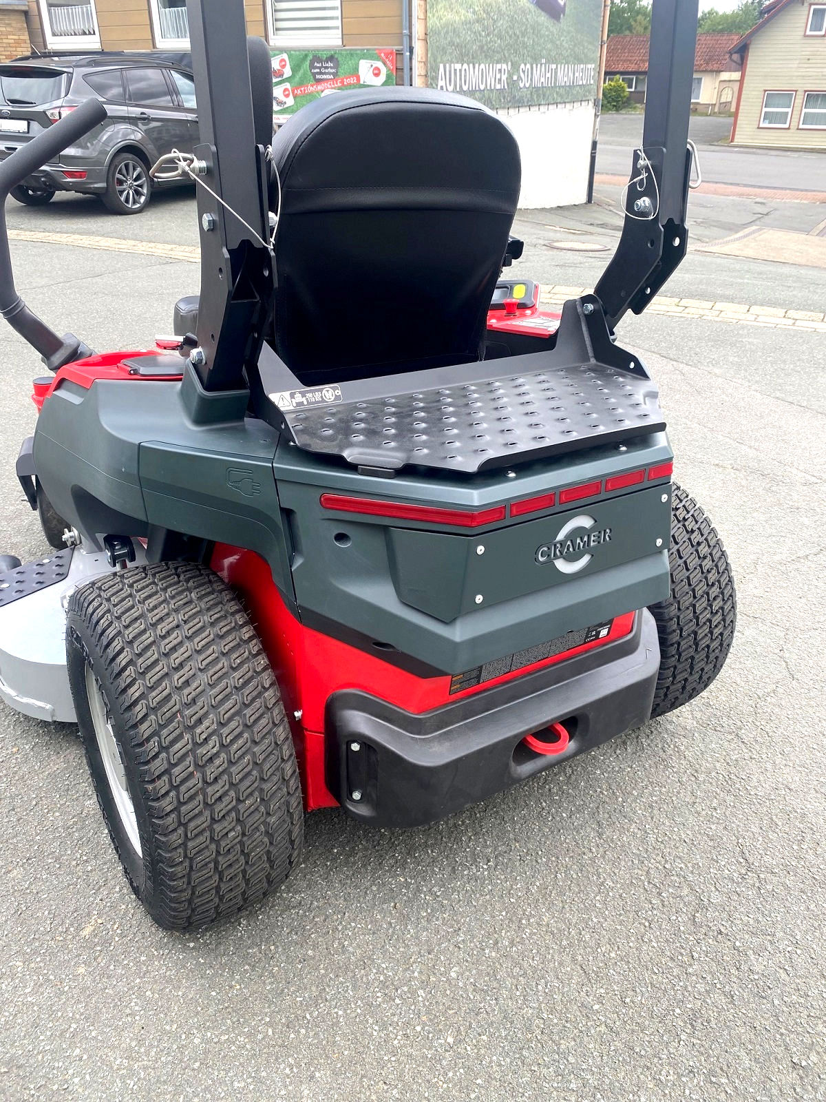 Cramer 82ZTC132 82V Optimus Z Zero Turn | Nullwendekreismäher