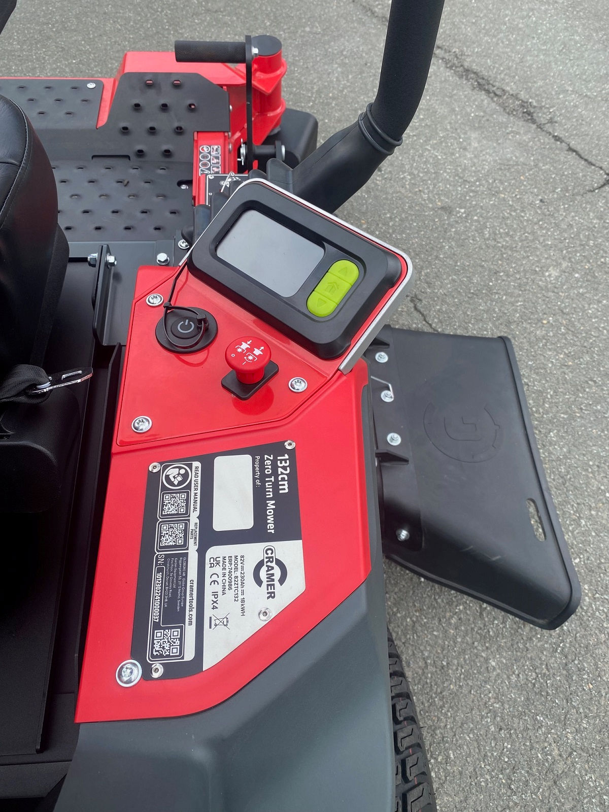 Cramer 82ZTC132 82V Optimus Z Zero Turn | Nullwendekreismäher