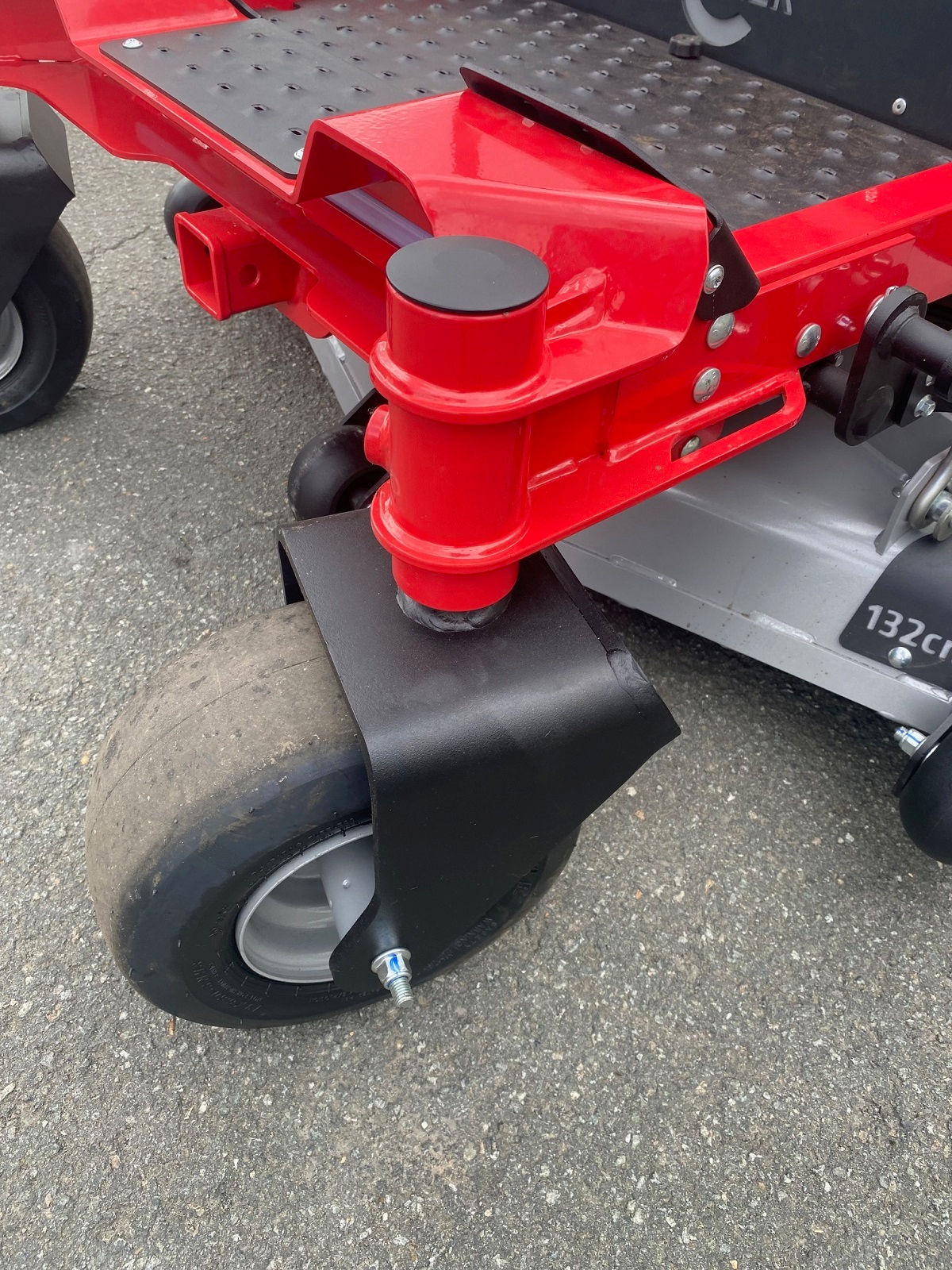 Cramer 82ZTC132 82V Optimus Z Zero Turn | Nullwendekreismäher