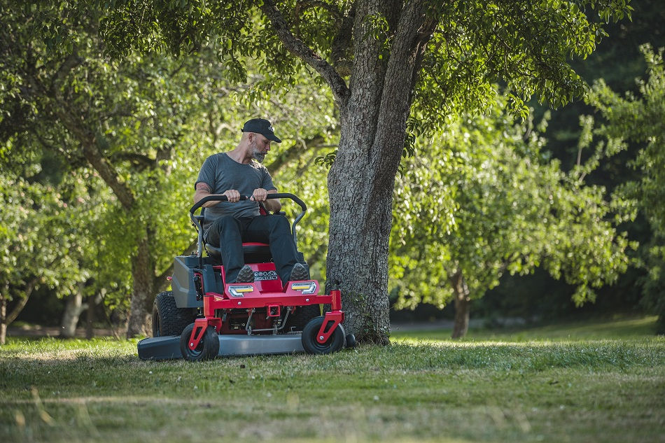 Cramer 82ZT107 Aufsitzmäher inkl. 6x Akku und Transport-Schnellladegerät