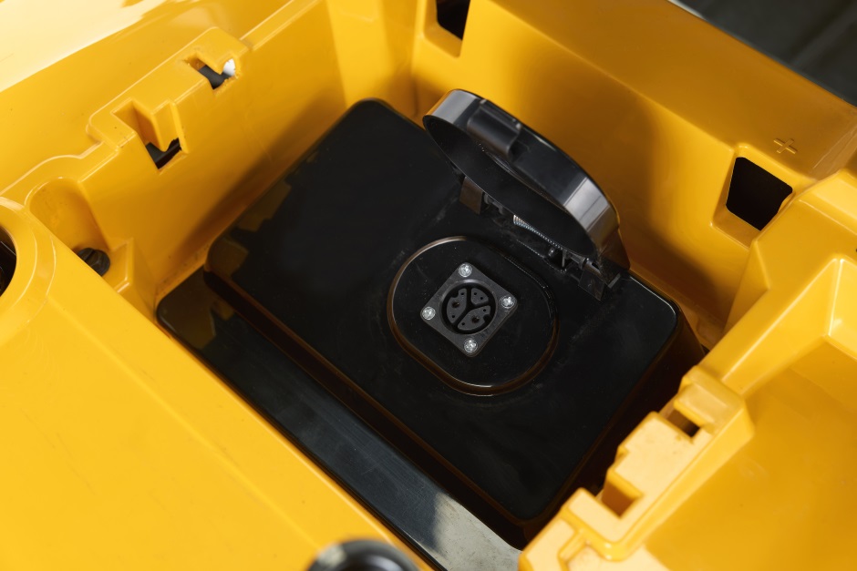 Stiga Tornado 598e Akku Rasentraktor